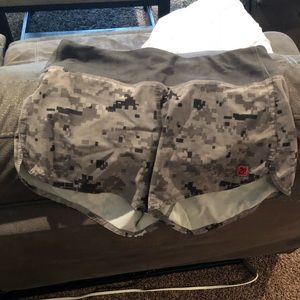 2Pood Digi Camo Shorts